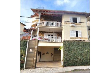 Casa em Bom Pastor, Juiz de Fora/MG de 238m² 3 quartos à venda por R$ 1.199.000,00