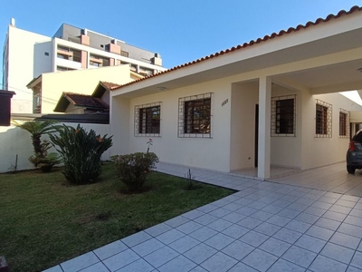 Casa em Hugo Lange, Curitiba/PR de 173m² 2 quartos à venda por R$ 829.000,00