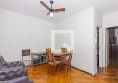 APARTAMENTO no 3º andar com 2 dormitórios