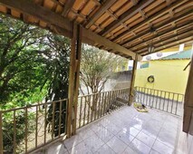Casa para aluguel possui 300 metros quadrados com 3 quartos em São Marcos - Belo Horizonte