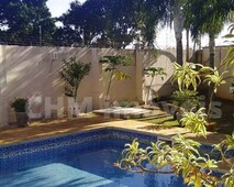 CASA TÉRREA para Venda/ Locação - 3 suítes em Araraquara- SP