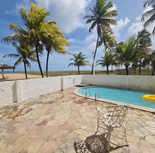 Beira Mar excelente casa duplex em condomínio com piscina
