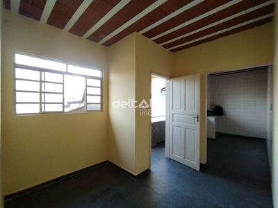 Casa em Itapoã, Belo Horizonte/MG de 40m² 1 quartos para locação R$ 917,00/mes