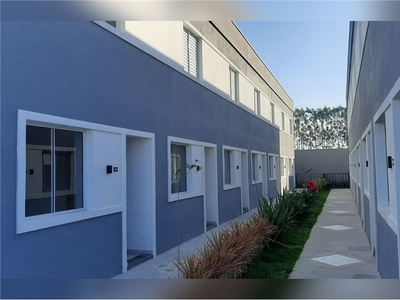 Casa em Jundiapeba, Mogi das Cruzes/SP de 67m² 2 quartos à venda por R$ 248.990,00