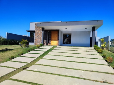 Casa em Ninho Verde I, Porangaba/SP de 175m² 3 quartos à venda por R$ 850.000,00 ou para locação R$ 5.000,00/mes