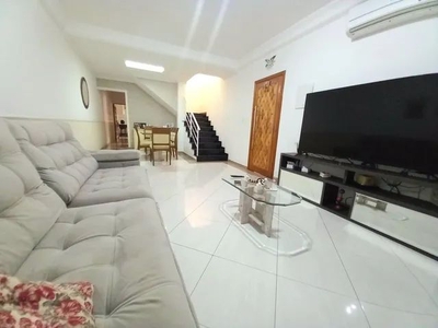 Casa para venda com 151 metros quadrados com 4 quartos em Guilhermina - Praia Grande - SP