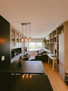 Excelente apartamento de um dormitório totalmente mobiliado e decorado por arquitetos.