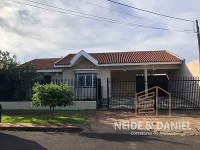 LOCAÇÃO | Casa, com 3 quartos em Zona 08, Maringá