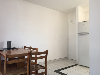 Alugo quarto em apartamento no condomínio vila flora