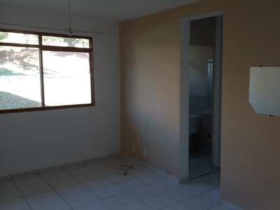 Apartamento em Gleba Califórnia, Piracicaba/SP de 57m² 2 quartos para locação R$ 650,00/mes