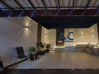 Casa com 4 quartos à venda no bairro Parque Xangri-lá, 174m²