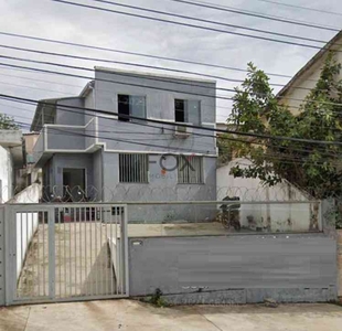 Casa com 4 quartos para alugar no bairro Santa Efigênia, 250m²