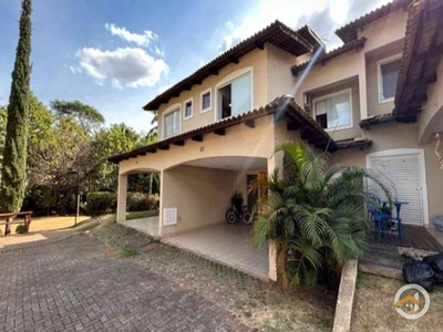 Casa em Condomínio com 3 quartos à venda no bairro Parque Amazônia, 195m²