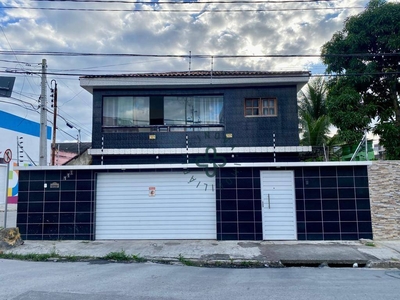 Casa em Indianópolis, Caruaru/PE de 586m² 5 quartos à venda por R$ 879.000,00