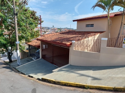Casa em Jardim Europa, Bragança Paulista/SP de 280m² 3 quartos à venda por R$ 848.000,00
