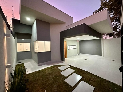 Casa em Jardim Itamaracá, Campo Grande/MS de 75m² 3 quartos à venda por R$ 369.000,00