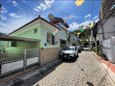 Casa em Santa Rosa, Niterói/RJ de 0m² 3 quartos à venda por R$ 749.000,00
