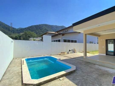 Casa nova e moderna à venda em condomínio fechado, na Praia da Lagoinha, Ubatuba