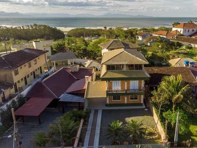 LINDA CASA A 400 METROS DA PRAIA DO FORTE EM SÃO FRANCISCO DO SUL/SC