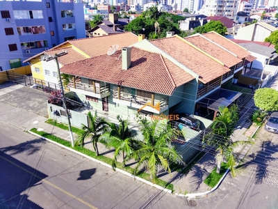 Sobrado em , Torres/RS de 150m² 3 quartos à venda por R$ 849.000,00