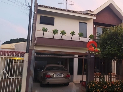 Sobrado em Cidade Jardim, Maringá/PR de 230m² 3 quartos à venda por R$ 859.000,00