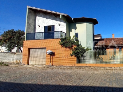 Sobrado em Núcleo Habitacional Doutor Abranches Guimarães, Campo Largo/PR de 181m² 3 quartos à venda por R$ 397.900,00