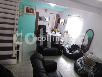 Sobrado em Vila Jussara, Carapicuíba/SP de 195m² 4 quartos à venda por R$ 399.000,00