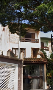 Sobrado em Vila Pires, Santo André/SP de 180m² 3 quartos à venda por R$ 884.000,00
