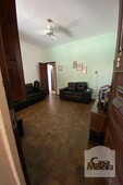 Casa com 2 quartos à venda no bairro Carlos Prates, 175m²