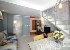 Casa com 2 quartos à venda no bairro Santa Terezinha, 90m²