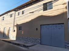 Casa localizada próxima ao Frotinha da Parangaba, com 2 quartos todos suítes, sala, cozinh