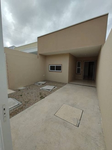 Casa com 2 Quartos e 2 banheiros à Venda, 90 m² por R$ 170.000