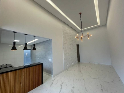 Casa com 3 Quartos e 4 banheiros à Venda, 146 m² por R$ 730.000