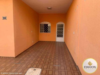 Casa com 3 quartos para alugar no bairro Núcleo Bandeirante, 120m²