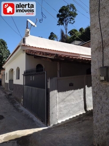 Casa com 3 quartos em RIO BONITO RJ - centro