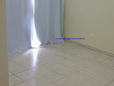 Apartamento 45m², 01 dormitório, 01 banheiro e 01 vaga na garagem. Condomínio com porta