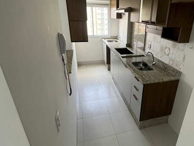 Apartamento em andar alto, de fácil acesso a portaria