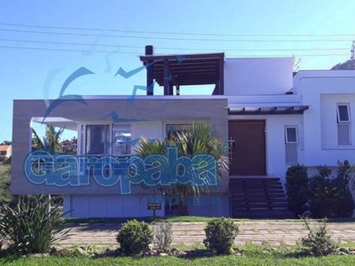 GAROPABA alugo por temporada bela casa 3 dormitórios, terraço com spa aquecido e churrasqu