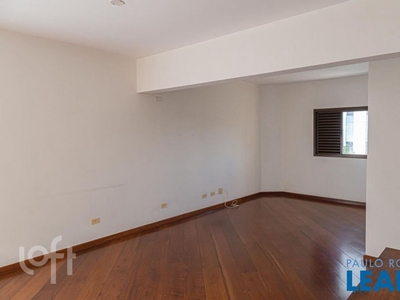 Apartamento à venda em Santo Amaro com 102 m², 2 quartos, 1 suíte, 2 vagas