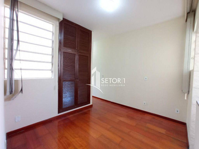 Apartamento Com 1 Quarto Para Alugar, 42 M² Por R$ 650/mês