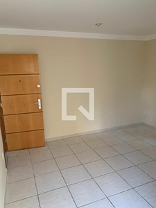 APARTAMENTO no 2º andar com 2 dormitórios e 1 garagem