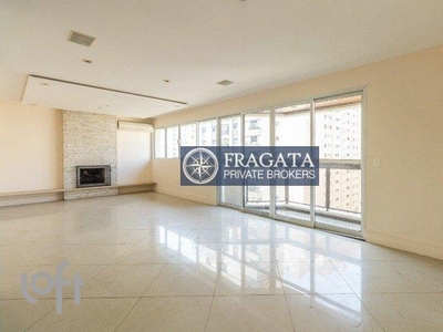 Apartamento à venda em Vila Nova Conceição com 160 m², 3 quartos, 3 suítes, 3 vagas