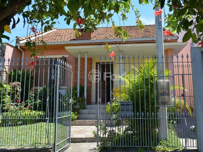 Casa 2 dorms à venda Avenida Assis Chateaubriand, São Sebastião - Porto Alegre