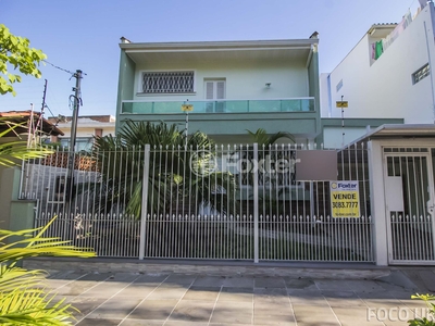 Casa 2 dorms à venda Rua Padre Hildebrando, Santa Maria Goretti - Porto Alegre