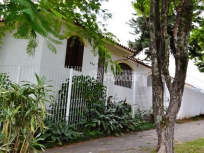 Casa 3 dorms à venda Avenida Teixeira Mendes, Chácara das Pedras - Porto Alegre
