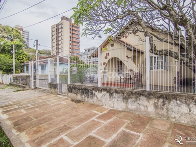 Casa 3 dorms à venda Rua Atanásio Belmonte, Boa Vista - Porto Alegre