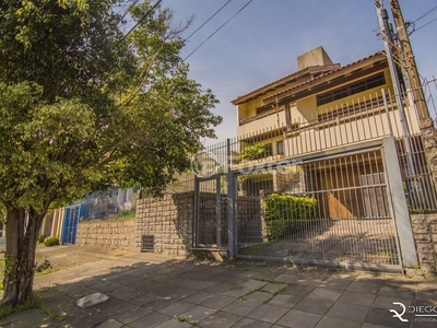 Casa 3 dorms à venda Rua Enrico Caruso, Jardim Sabará - Porto Alegre