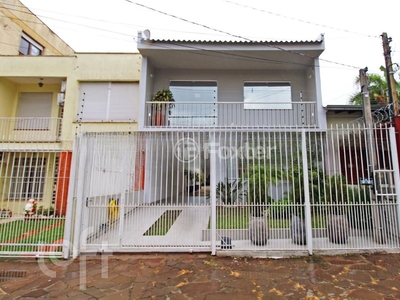 Casa 3 dorms à venda Rua Teixeira de Freitas, Santo Antônio - Porto Alegre