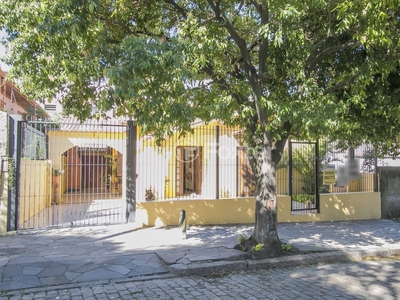 Casa 3 dorms à venda Travessa Alexandrino de Alencar, Azenha - Porto Alegre