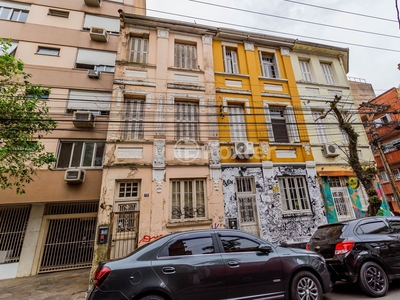 Casa 4 dorms à venda Rua Demétrio Ribeiro, Centro Histórico - Porto Alegre